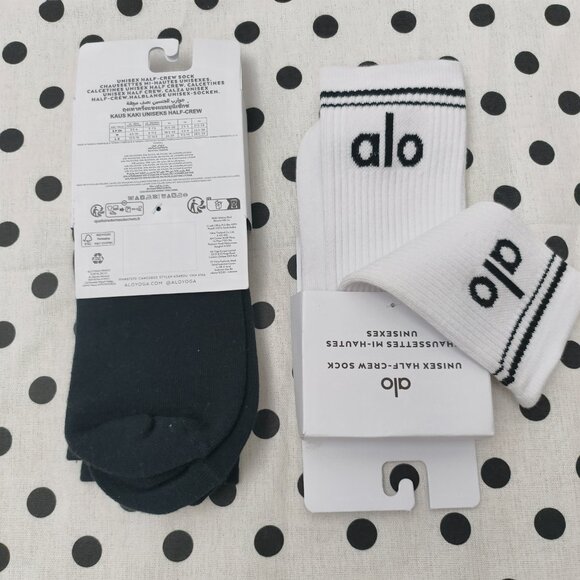 NWT ALO Yoga Throwback Sock - 2 Pairs - Picture 2 of 6